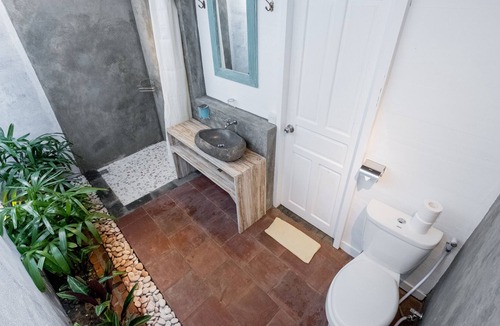 Legian City-Centre House | Easy Surf Camp Brand New Bungalow Twin Room Kuta Beach