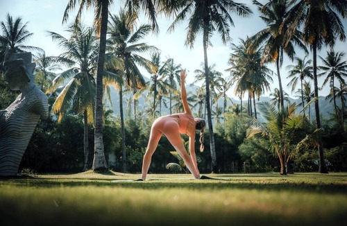 Senggigi Resort | Enchanting Lombok Lux beachresort with 2km of white sand-faced Bali Mount Agung