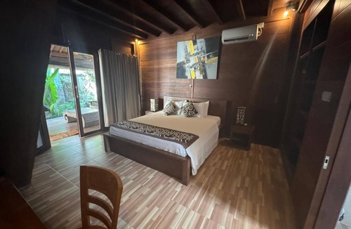 Lodtunduh House | Enchanting wooden house with AC in Ubud for a relaxing getaway