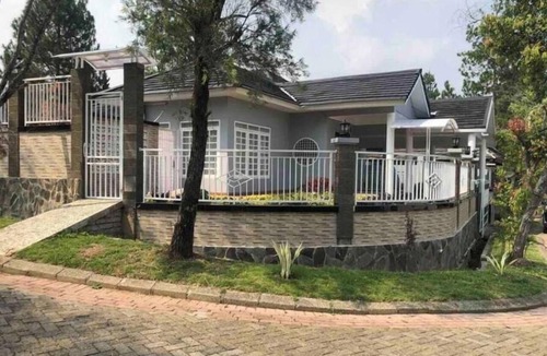 Cipanas Villa | Eton Asia Villas-P4-01- Presidential villa-3 bedrooms Private pool