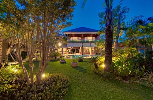 Laksmana Villa | Exclusive Offer 10 BR villa by the beach Seminyak