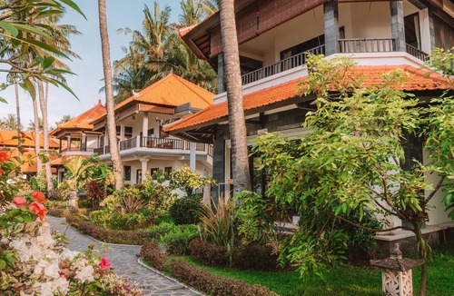 Bondalem House | Family Bungalow in Bondalem Beach Club