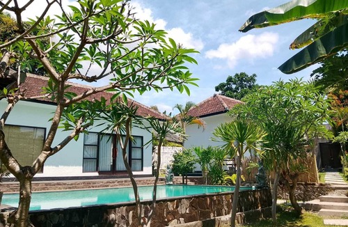 Anturan Villa | Family fully furnished villa with big swimming pool. Near beach big Garden