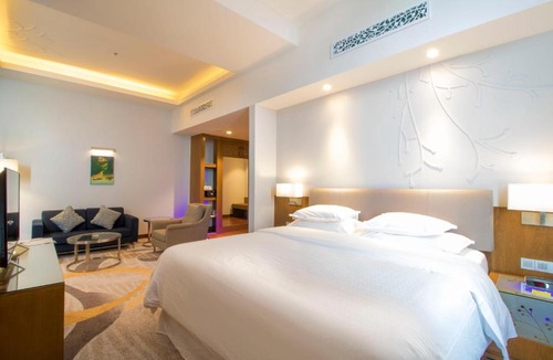 Manado City Centre Hotel | Four Points by Sheraton Manado
