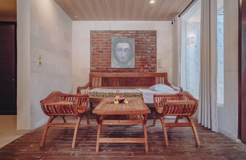Lovina Hotel | Frangipani Beach Hotel