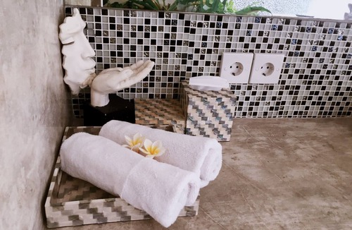 Dyanapura Apartment | GARDEN ROOM - VILLA BABY MELON, BALI - 5 away to Mesari Beach, Seminyak