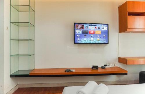Kampung Bali Apartment | Good Deal and Comfortable 1BR The Boulevard Apartment By Travelio