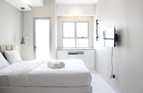 Cibaduyut Apartment | Gorgeous Studio at Mekarwangi Square Apartment with Mountain View By Travelio
