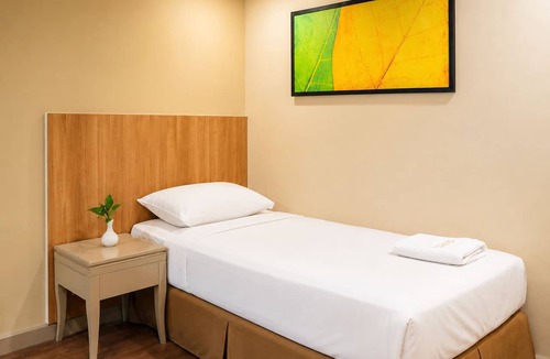 Tanjung Duren Utara Hotel | Grand Tropic Suites Hotel