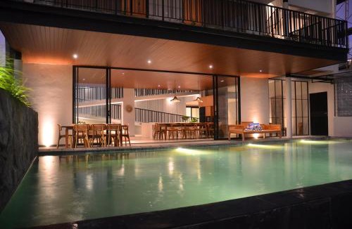Bandung Villa | Green Hill Mountain City View Villa 8 Bedrooms With a Private Heated Swimming Pool and a Karaoke Room