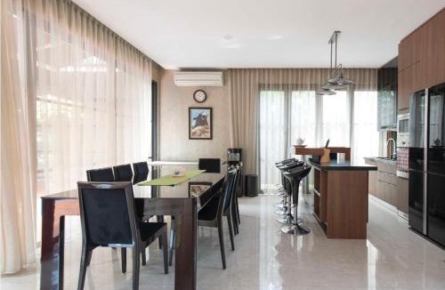 East Jakarta House | Green Minimalist