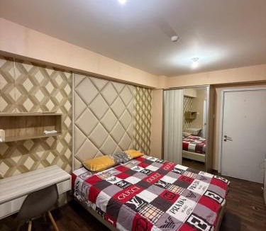 Rawasari Apartment | Green Pramuka City apartment by SM ROOM