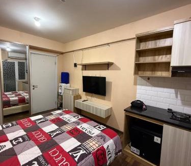 Rawasari Apartment | Green Pramuka City apartment by SM ROOM