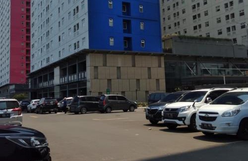 Rawasari Apartment | Green Pramuka City apartment by SM ROOM