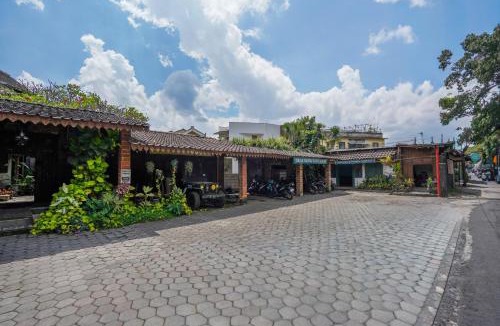 Malang House | Griya Gribig Guest House Mitra RedDoorz