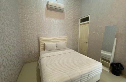 Colomadu Hotel | Griya RW Family Guest House Redpartner