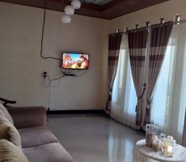 Mertoyudan House | Griya tee homestay syariah