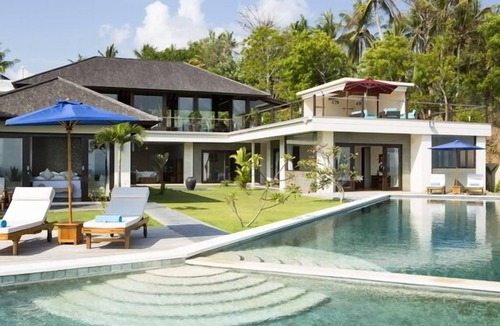 Candi Dasa Villa | Heavenly 4BR Villa, Candidasa! 6Min Drive To The Beach! W/HUGE! Swimming Pool!