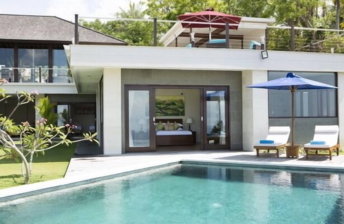 Candi Dasa Villa | Heavenly 4BR Villa, Candidasa! 6Min Drive To The Beach! W/HUGE! Swimming Pool!