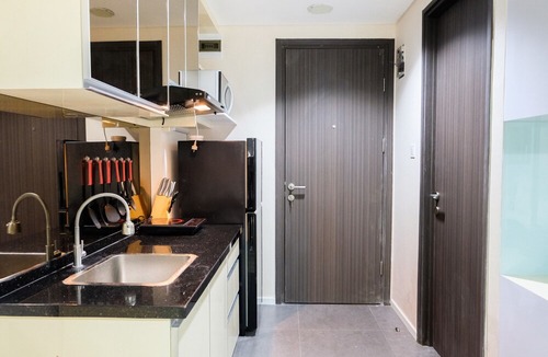 Ciputat Hotel | Highest Value Studio Room at Bintaro Icon Apartment