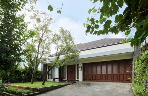 Bandung Villa | Hikari Hill View 7BR Villa with a Private Pool