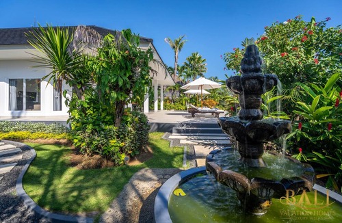 Dencarik Villa | Holiday Beachfront Villa Lovina Beach with private pool!