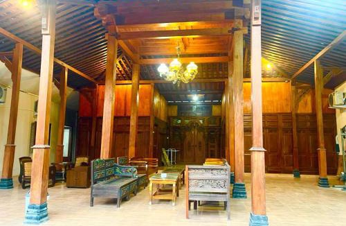 Bandung House | Homestay Omah Joglo