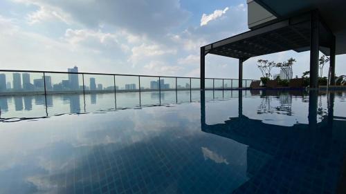 Mampang Prapatan Apartment | Homey and Spacious 2BR at Samara Suites Apartment By Travelio