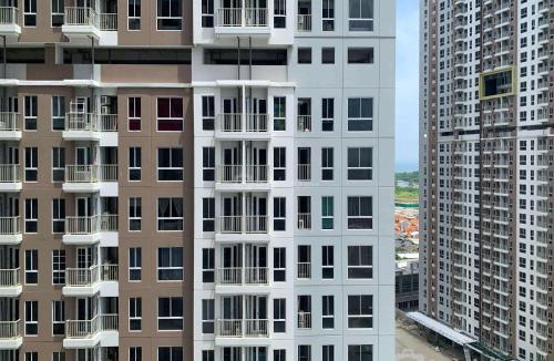 Old Jakarta Apartment | Homey Studio at Tokyo Riverside PIK 2 Apartment By Travelio