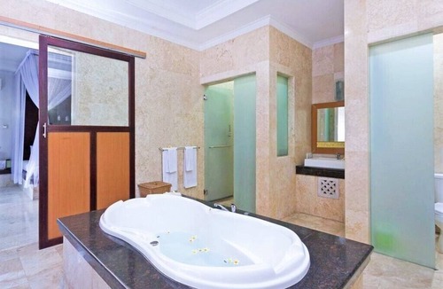 By Pass Ngurah Rai Kuta Villa | Honeymooner Villa in Kuta Near Airport
