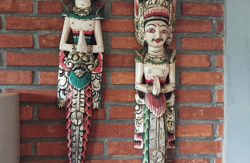 Kedewatan Hotel | Hotel Bunga Permai