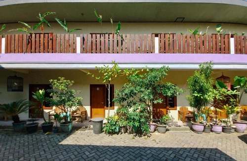 Nganjuk Hotel | Hotel Gerung 2 near Luwes Mall Nganjuk Mitra RedDoorz
