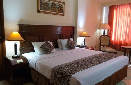 Madiun Hotel | Hotel Merdeka Madiun