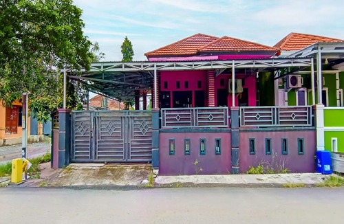 Melayu Hotel | Hotel O Adam Kost SyariahNearWisata Jembatan Barito