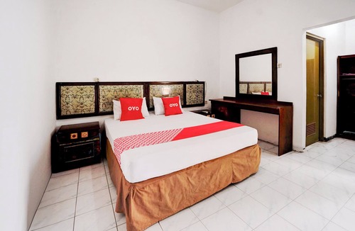 Waru Hotel | Hotel O Bungurasih Near Juanda International Airport Formerly Griya Waru Hotel