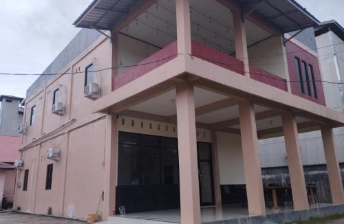 Marabahan Hotel | Hotel O Fanilly Guest House MarabahanNearJembatan Rumpiang
