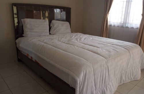 Pekanbaru Hotel | Hotel O Fathir Homestay SyariahNearRM Raso Situjuah