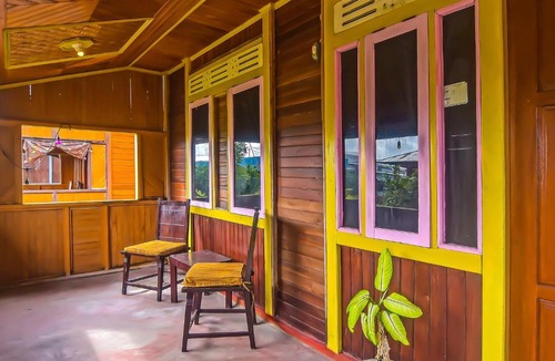 Tondano Hotel | Hotel O Filadelfia Resto & Penginapan Near Benteng Moraya