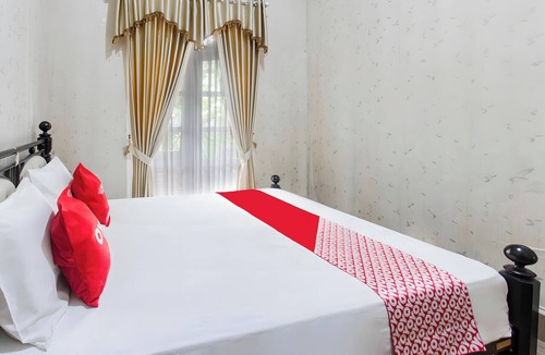 Kecamatan JONGGAT Hotel | Hotel O Homestay Bonjeruk Near Restoran Pawon 21 Bonjeruk