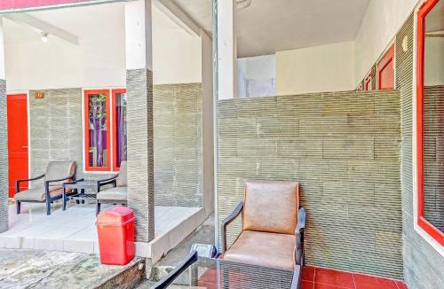 Surabaya Hotel | Hotel O Kalimantan Surabaya Syariah
