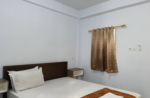 Somba Opu Hotel | Hotel O Kost Pak Dahlan Near Modern Estate