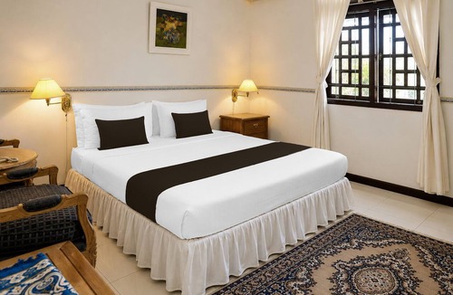 Padang Hotel | Hotel O near Pantai Padang formerly Bou