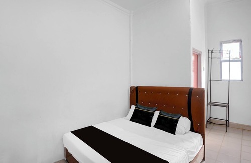 Tanjung Uncang Hotel | Hotel O near RSUD Embung Fatimah formerl