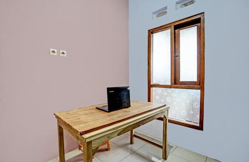 Rogojampi Hotel | Hotel O Sobat Ijen HomestayNearSungai Prengsengan