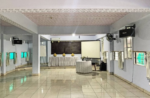 Singkang Hotel | Hotel O Surya HotelNearTaman Anggrek Pkk Watansoppeng