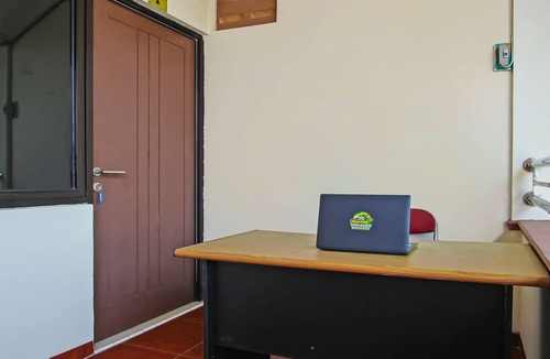 Pekalongan Hotel | Hotel O Wahidin Guesthouse