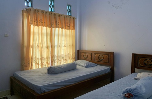 Bulukumba Hotel | Hotel O Wisma Awal Fajar Syariah Near Mars Gym Bulukumba