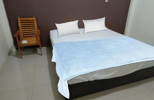 Pangkajene Hotel | Hotel O Wisma Deli Syariah Near RSUD Nene Mallomo Sidenreng Rappang
