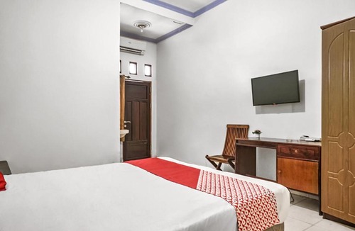 Central Kalimantan Hotel | Hotel O Wisma Pundu Syariah Near Kantor Camat Kota Besi