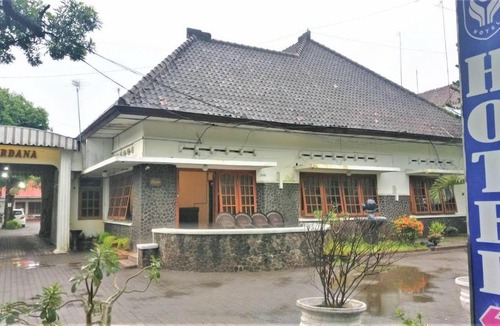 Klaten Selatan House | Hotel Perdana